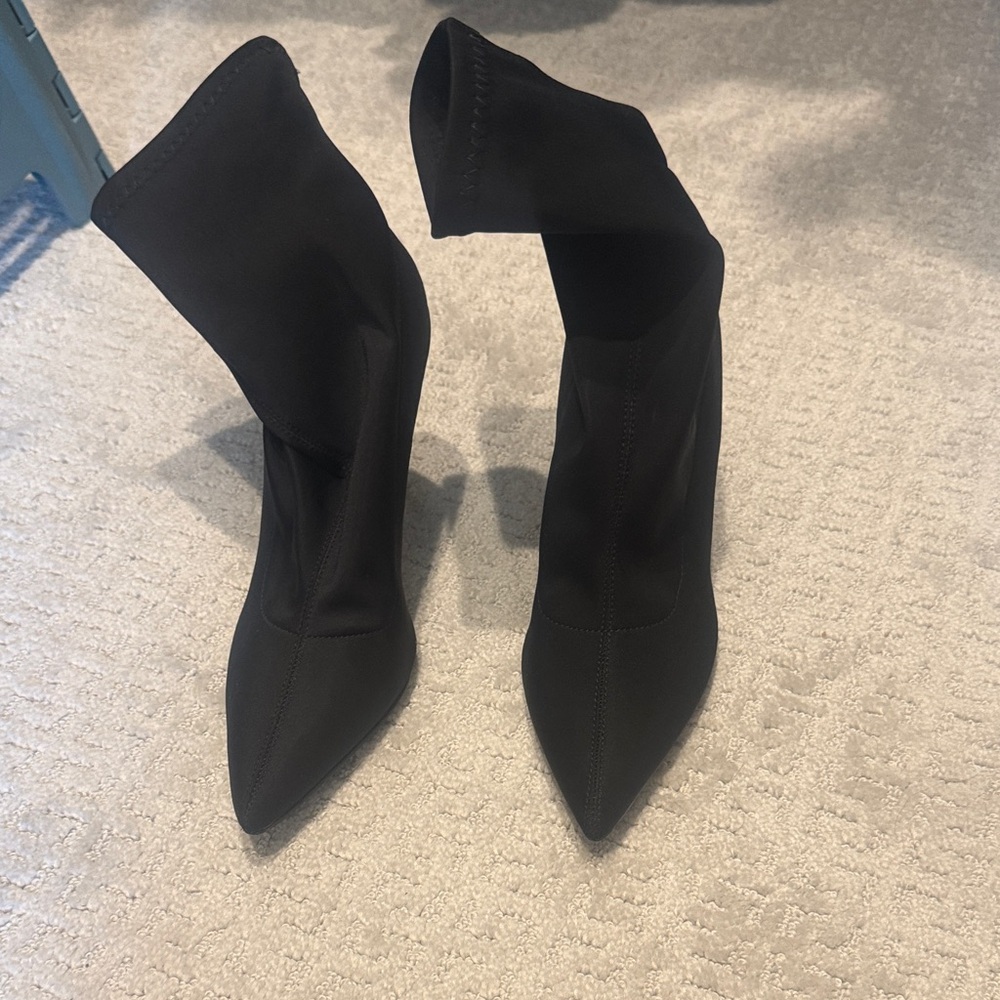 Black Pointed-Toe Sock Boots - Women's Stretch Ankle Boot